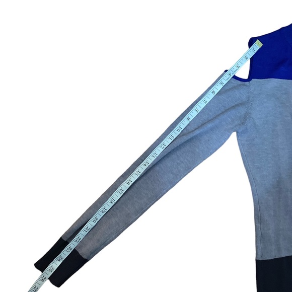 Cool Attitude Exposed Shoulder Long Sleeve Dress - Picture 4 of 7